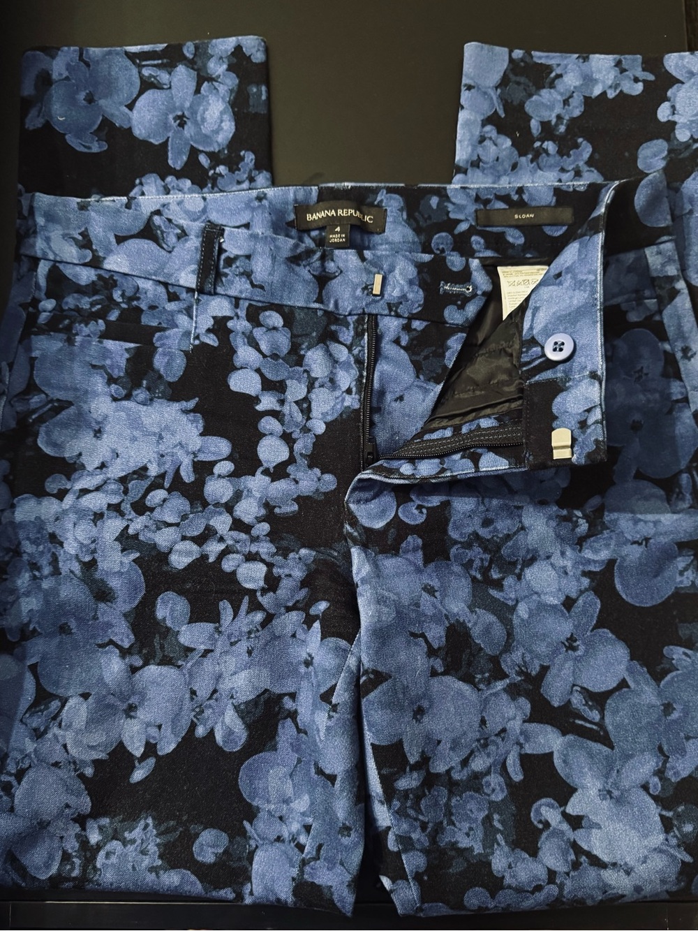 Banana Republic Women’s Size 4 Black Sloan Pants Blue Floral Print w/Hook - Picture 2 of 7